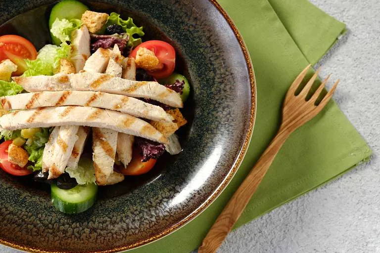 Izgara Tavuk Salata