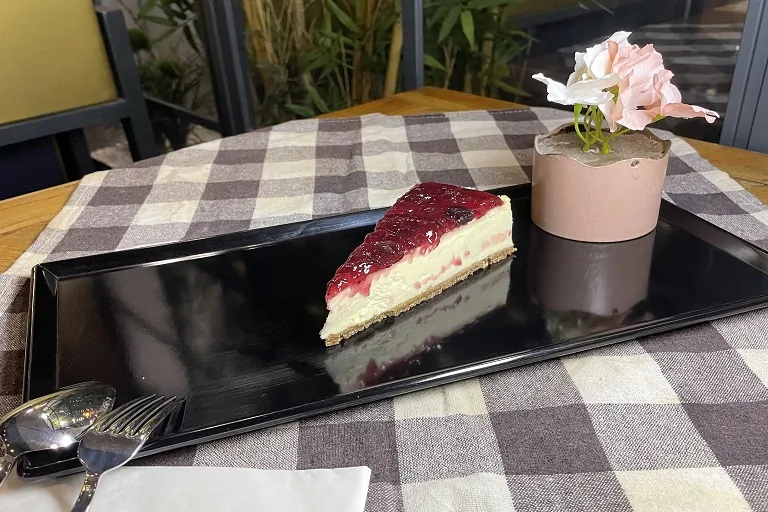 Yaban Mersinli Cheesecake