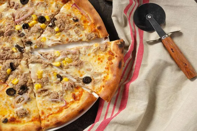 Tonbalıklı Pizza