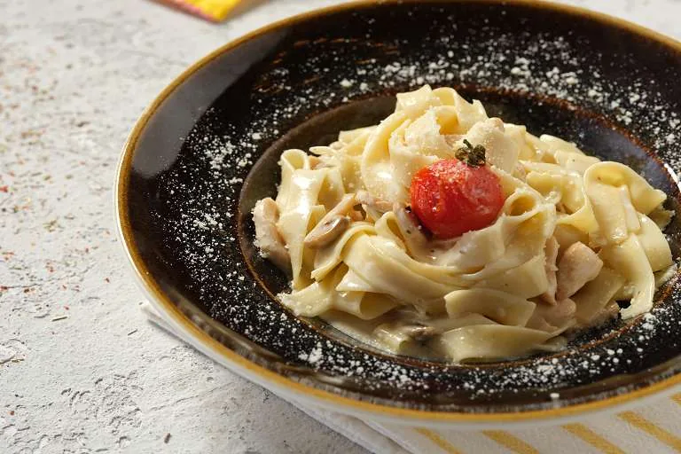 Fettuchini Tavuklu