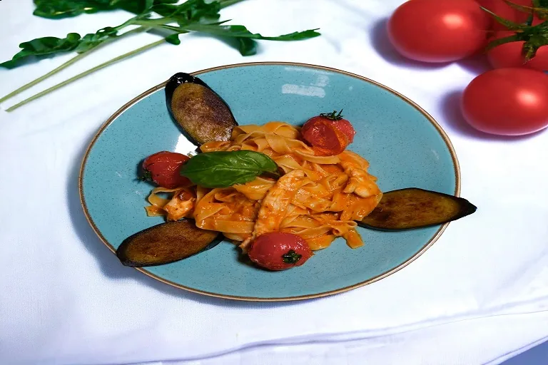 Köz Patlıcanlı Fettucini