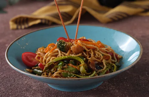 Sebzeli Noodle